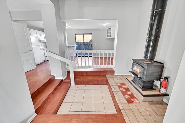 Building Photo - $1,650  2-Bed, 2 Bath Townhouse with Charm...
