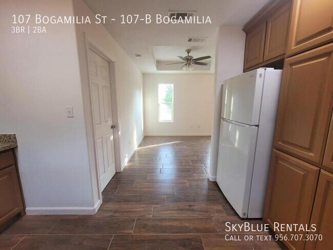 Building Photo - 107 Bogamilia St