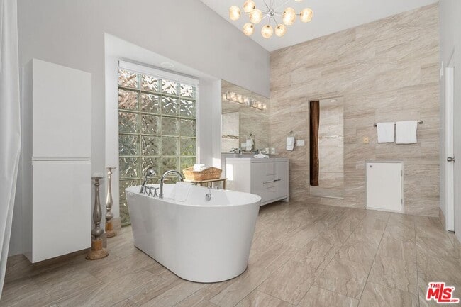 Building Photo - 11834 Pacific Coast Hwy