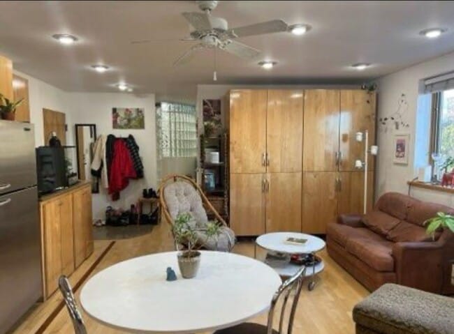 Building Photo - Beautiful Apartment on Lake Harriet