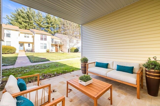 Building Photo - 949 Pleasant Valley Rd