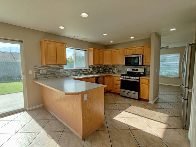 Building Photo - 3915 Hayden Ln