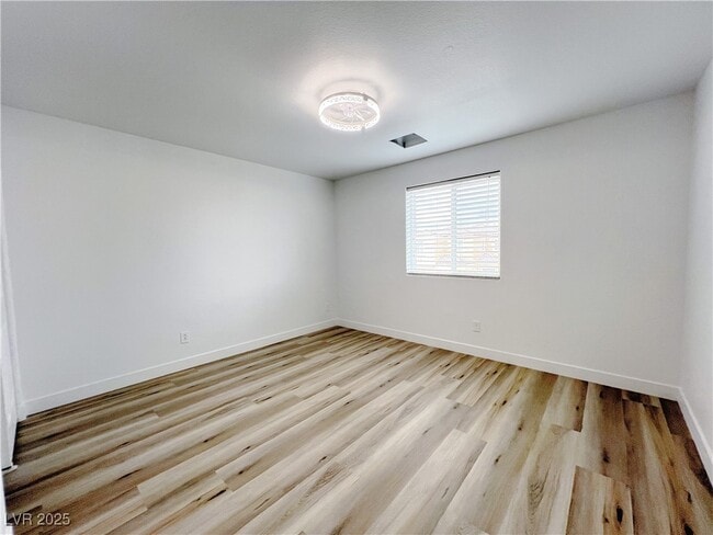 Building Photo - 8821 Steaming Thunder Ct