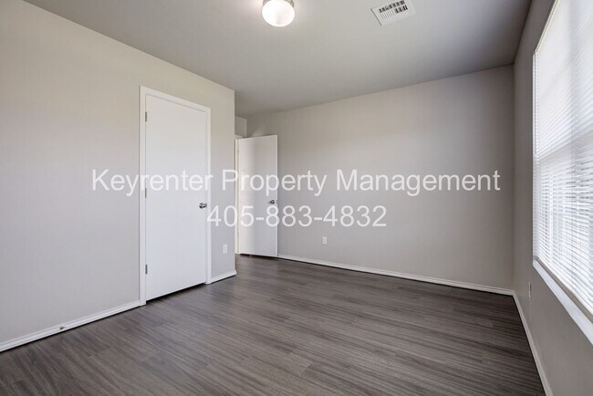 Building Photo - 3516 SE 94th St