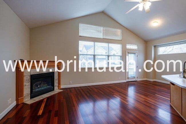 Building Photo - 602 E Land Rush Dr