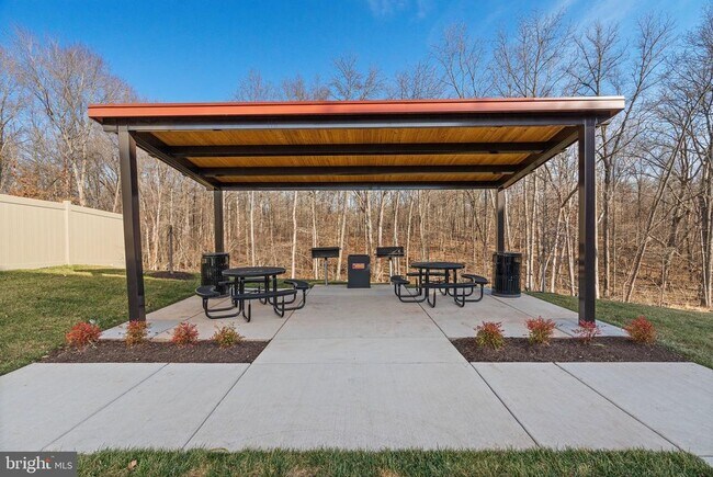 Building Photo - 14803 Retreat Blvd
