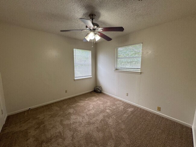 Building Photo - 3-Bedroom House for Rent in Killeen