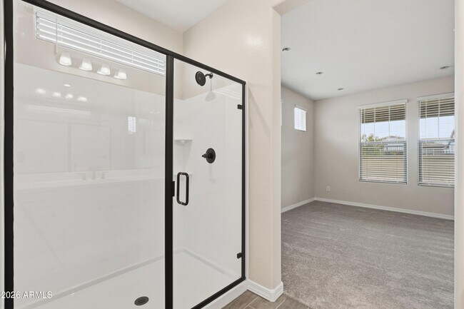 Building Photo - 932 W Macaw Dr