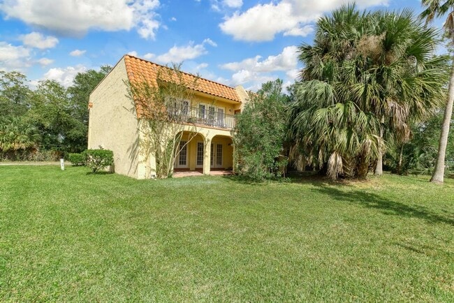 Building Photo - 3918 La Mirada Dr N