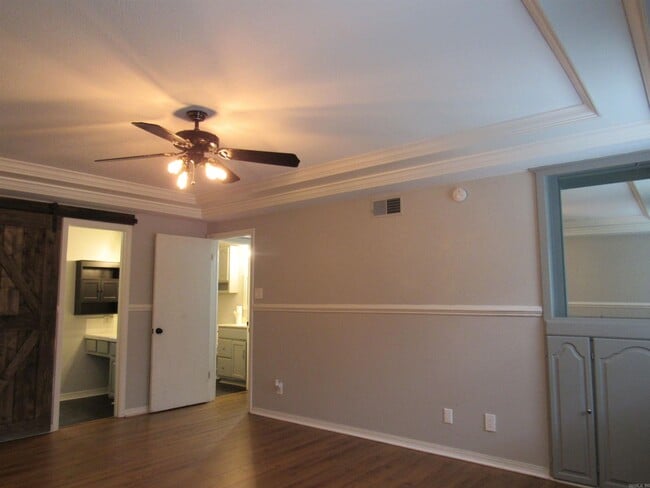 Building Photo - 303 Merganzer Dr