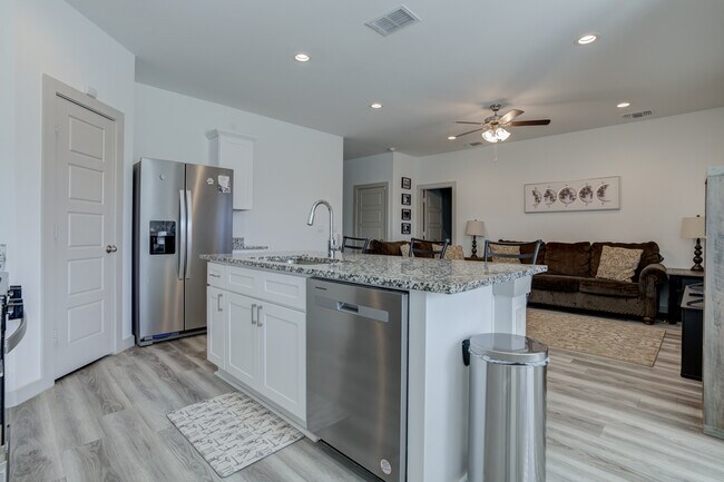 Building Photo - 2323 149th St