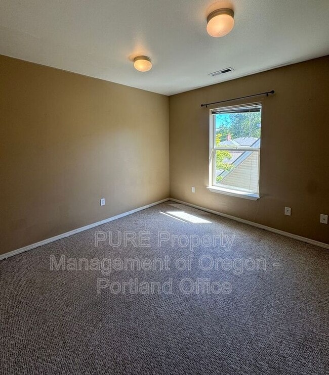 Building Photo - 6734 N Monteith Ave