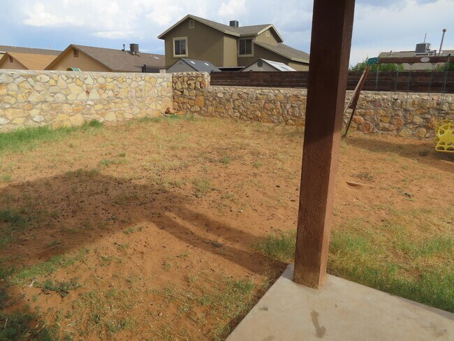Building Photo - 14246 Gil Reyes Dr