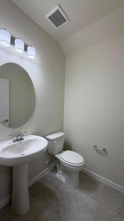 Building Photo - 2122 Southbury Dr