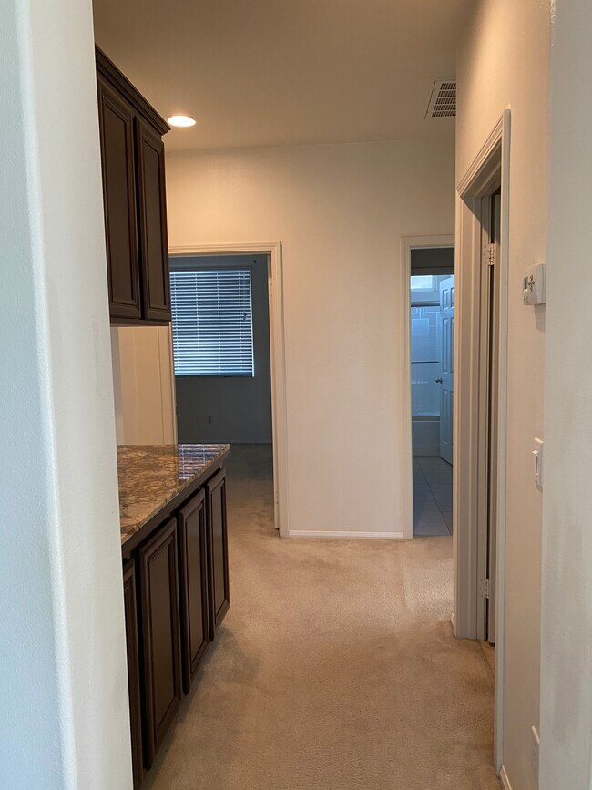 Building Photo - 14585 Westfield Ave