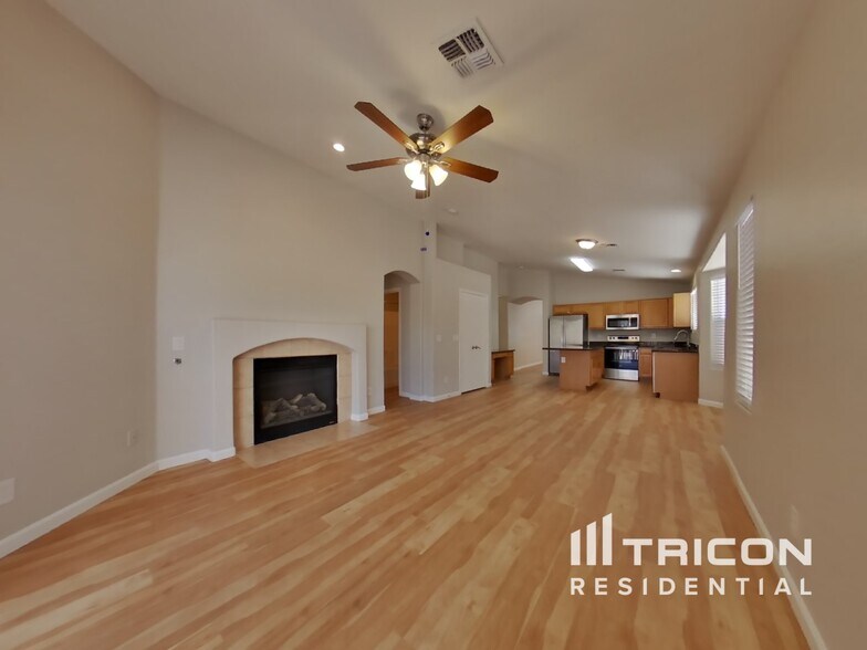 Building Photo - 15480 W Yucatan Dr