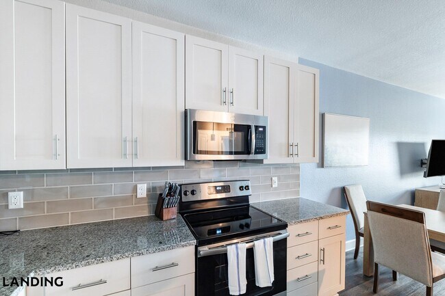 Building Photo - 918 Aventine Dr