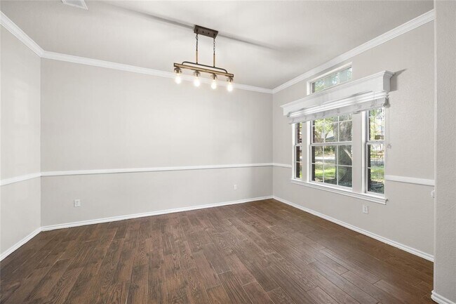 Building Photo - 13217 Rochester Ln