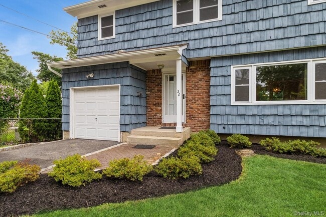 Building Photo - 22 Central St