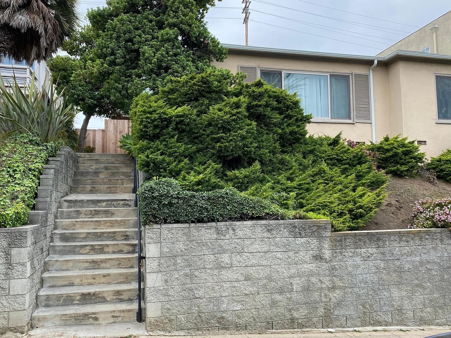 Building Photo - 1715 Glendon Ave