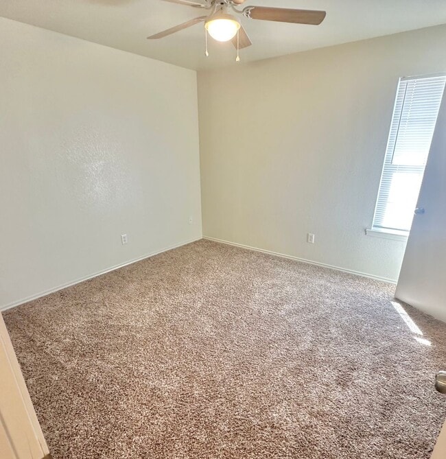 Building Photo - NEW IN MANAGEMENT - AVAILABLE NOW! RENOVAT...