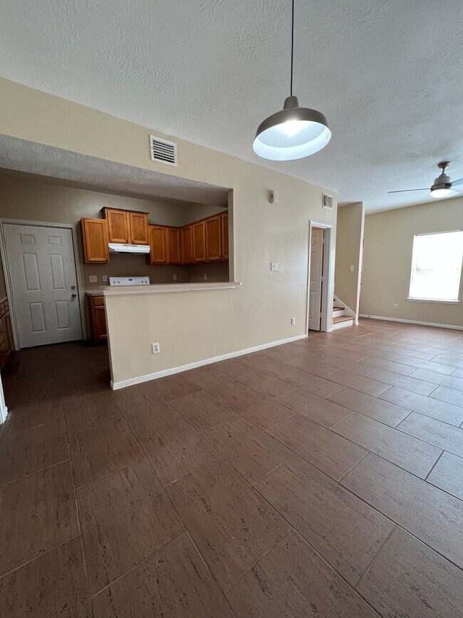 Building Photo - 4735 Clover St