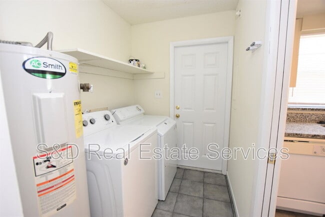 Building Photo - 1804 Crystal Grove Dr