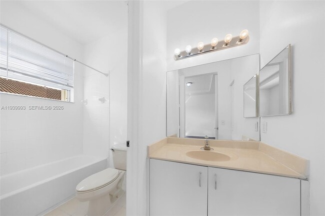 Building Photo - 951 NE 42nd Terrace