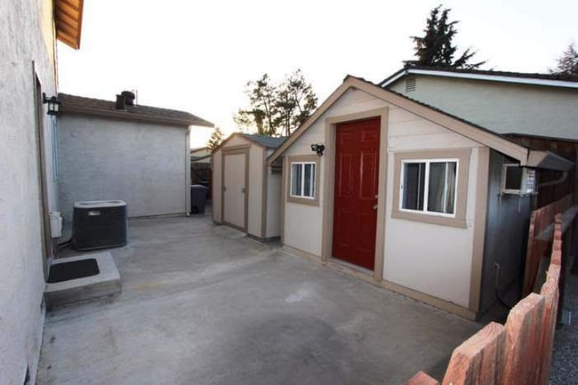 Building Photo - 17030 Pine Way