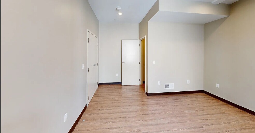 Building Photo - 16 Preble St