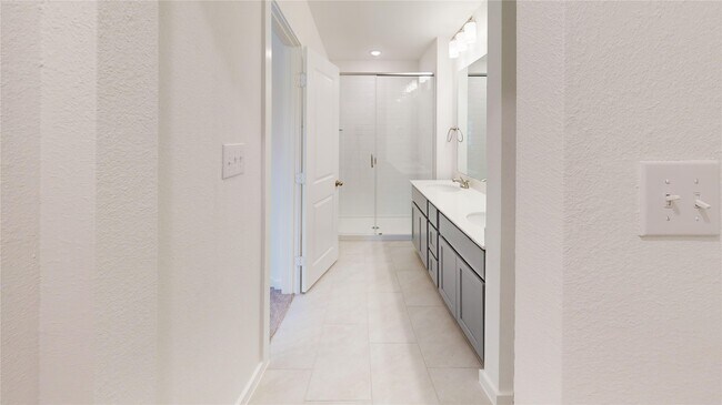 Building Photo - 2938 ELLE DR