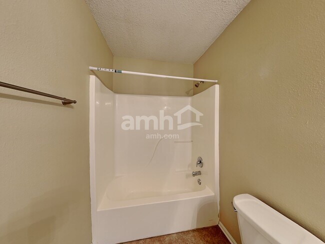 Building Photo - 360 Harts Ford Way