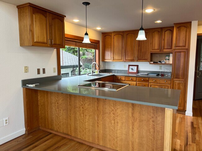 Building Photo - 1120 West Lake Sammamish Pkwy NE