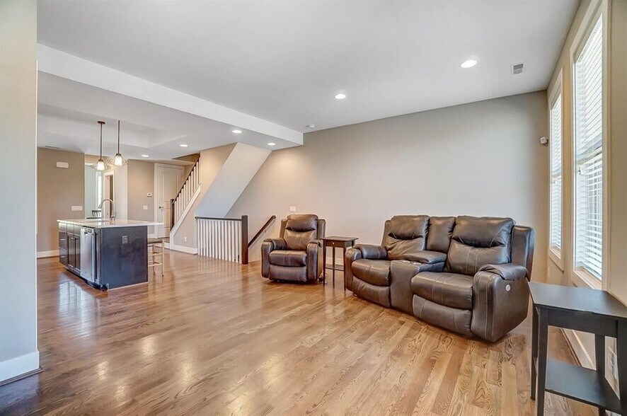 Building Photo - 440 Northern Ave