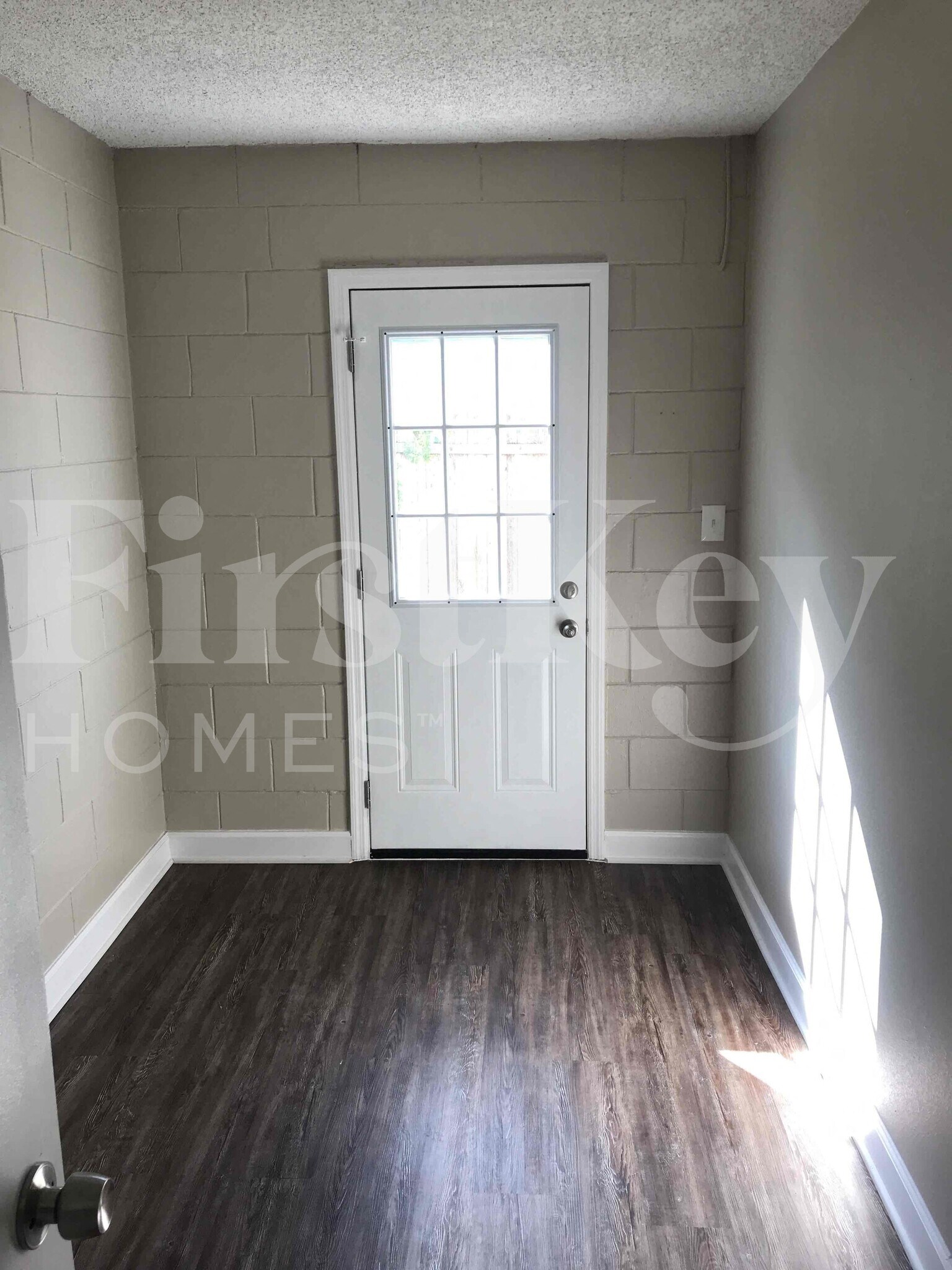 Building Photo - 660 Flagler Dr