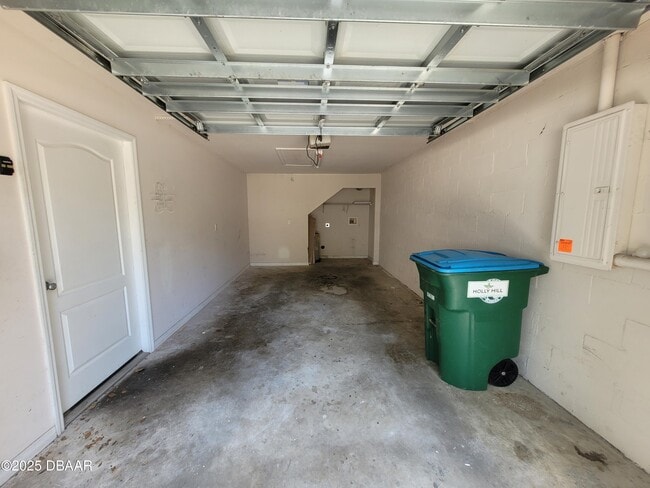 Building Photo - 1018 Grand Hickory Cir