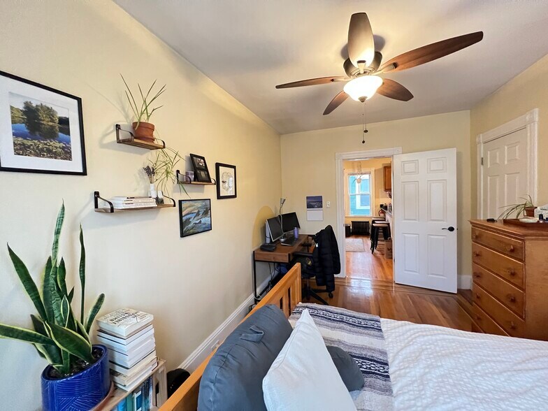 Building Photo - 44 Gorham St