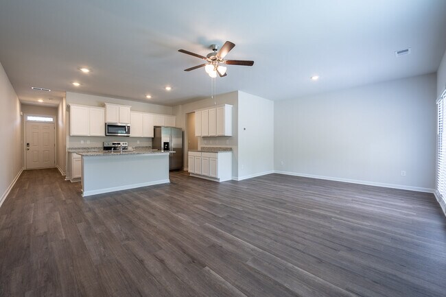 Building Photo - 3422 Firestone Dr