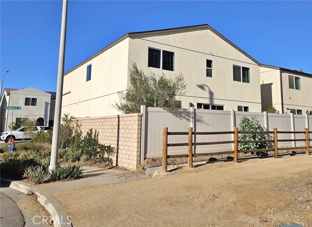 Building Photo - 229 Paddock Ln