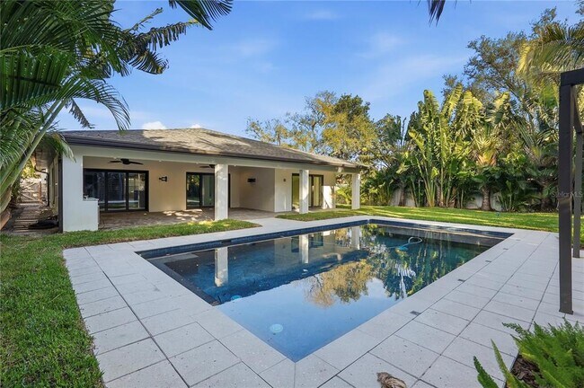 Building Photo - 845 Snell Isle Blvd NE