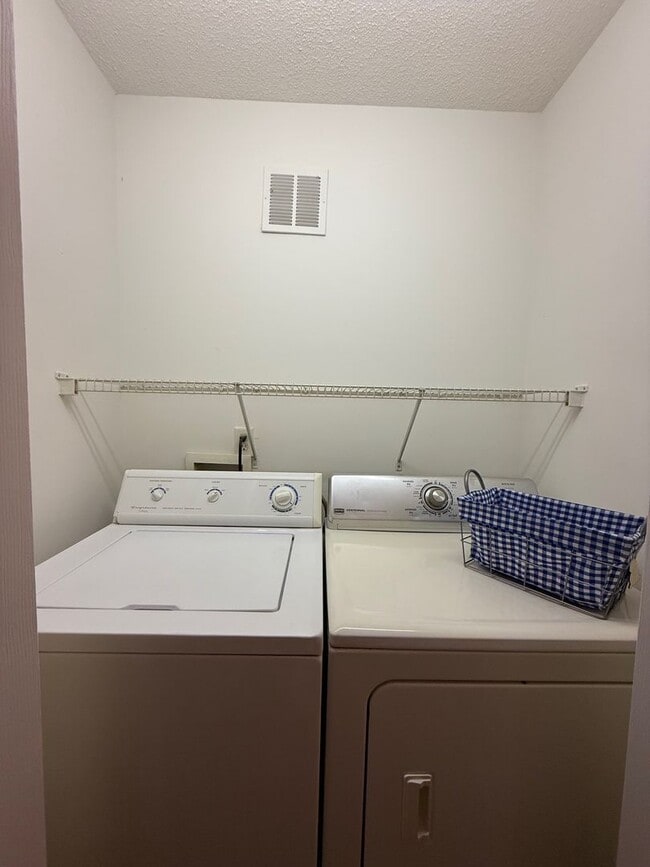 Building Photo - 3BR/2BA Home with Garage in Monkey Junction – Wilmington, NC