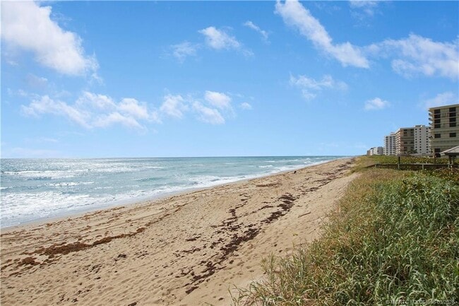 Building Photo - 9950 S Ocean Dr