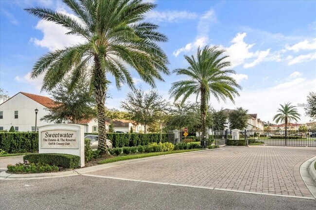 Building Photo - 2710 Bolzano Dr