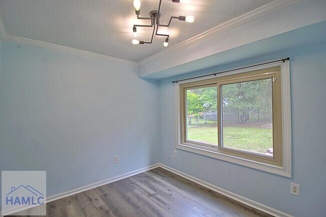Building Photo - 1062 Kelly Dr