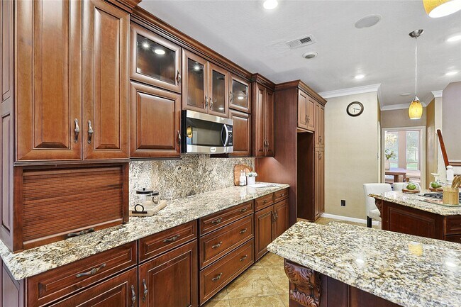 Building Photo - 1423 Meadow Lakes Dr