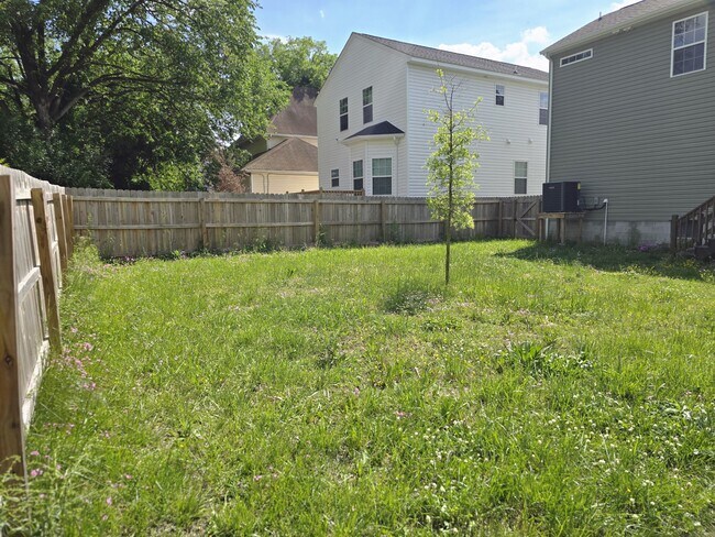 Building Photo - 1301 Elm Ave
