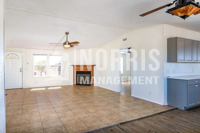 Building Photo - 9960 S Niehaus Rd