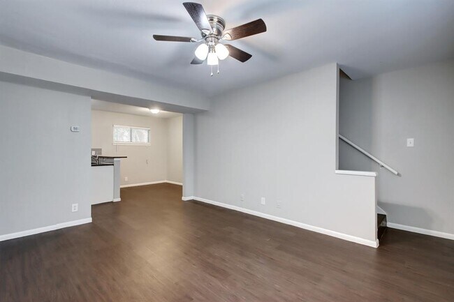 Building Photo - 303 W 40th St