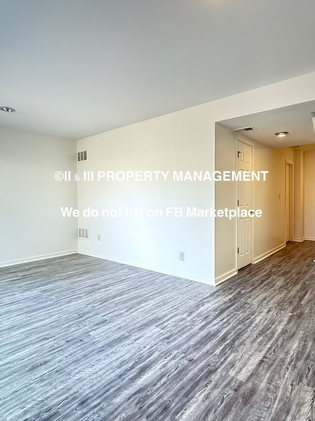 Building Photo - 8660 W 109th St