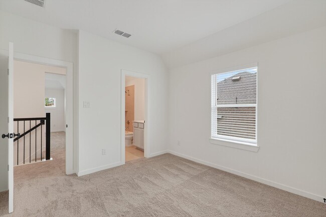 Building Photo - 9437 Pacific Crst Ct